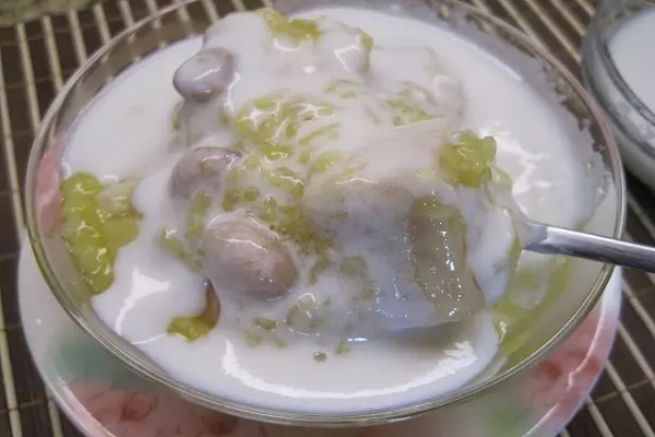 Chè khoai môn đậu xanh