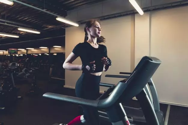 6 dieu bạn can biet khi chay bo tren may chay treadmill 2