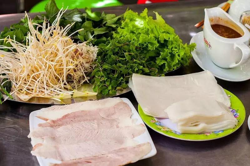 Bánh tráng cuốn thịt heo Hà Nội