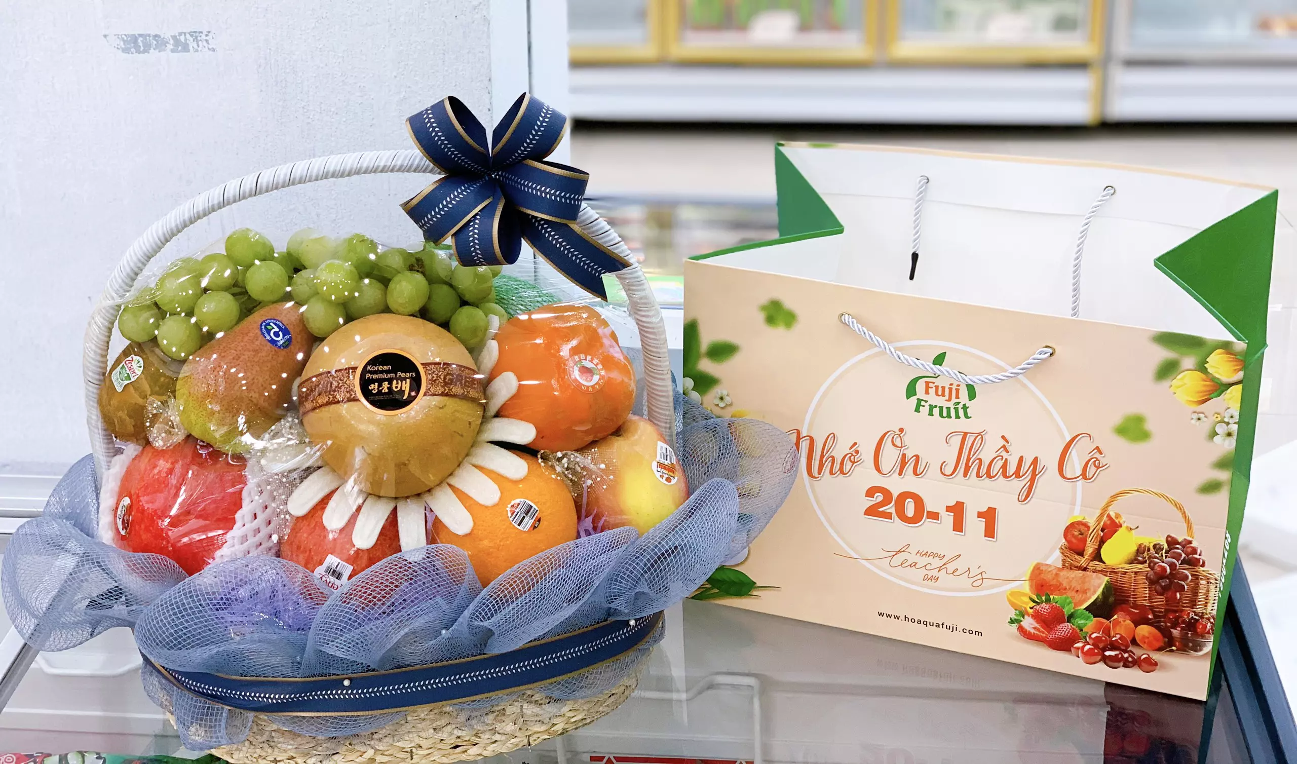 Giá giỏ trái cây biếu | Hoa Quả Sạch Fuji Fruit