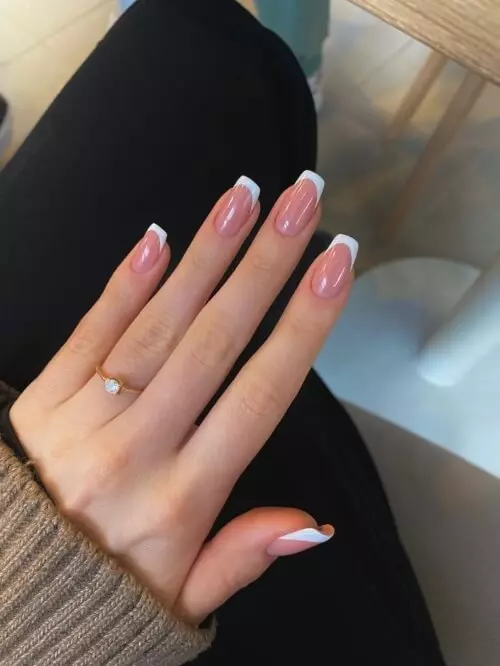 Mẫu nail đơn giản sang trọng