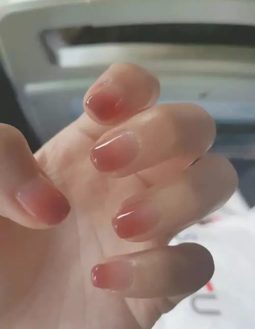 Mẫu nail đơn giản sang trọng