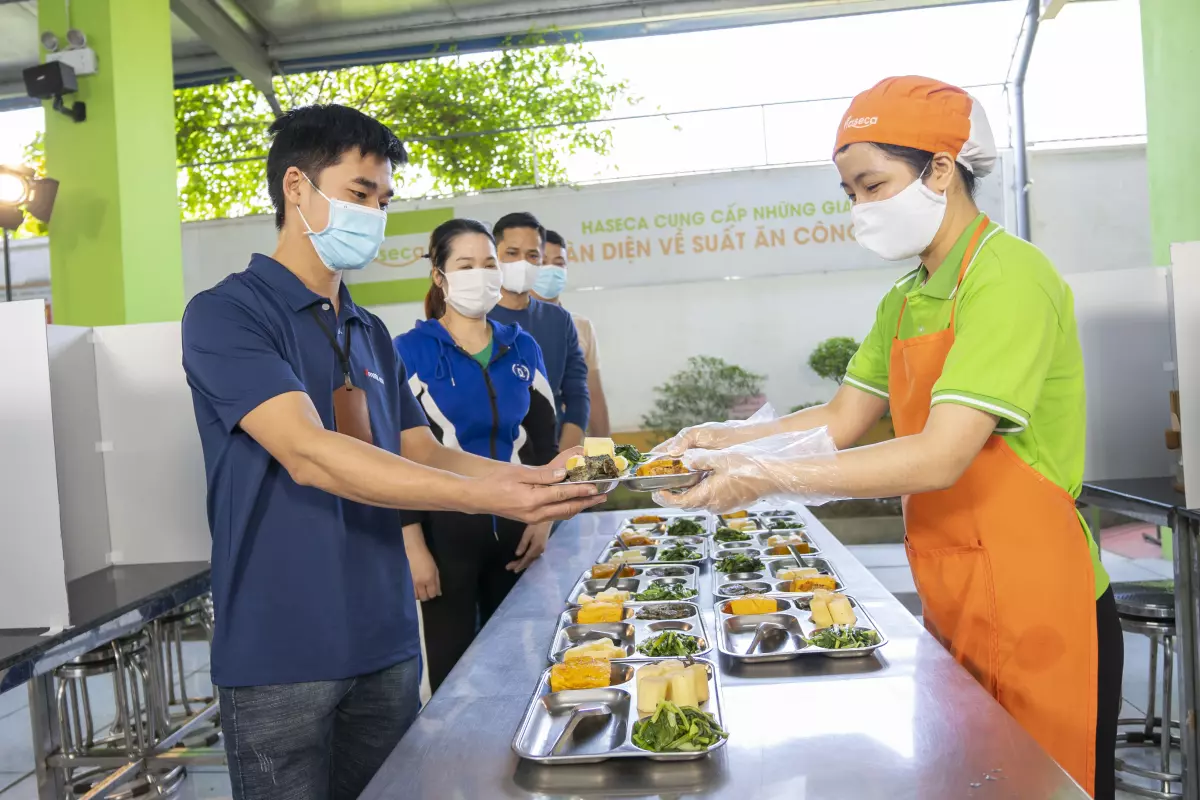 Hôm nay ăn gì? Tối nay ăn gì? - đây chính là một mâm cơm gia đình với các món ăn hấp dẫn dành cho mọi người.