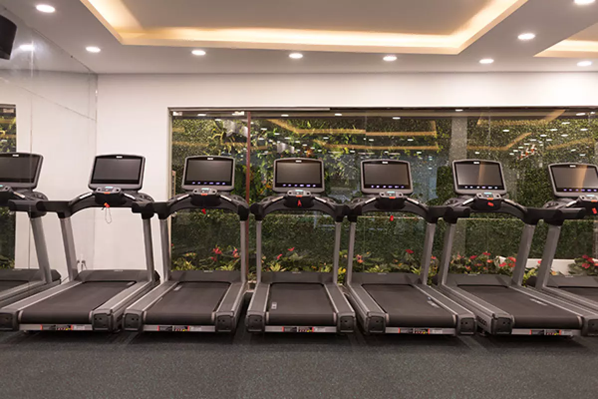 Máy chạy bộ phòng Gym