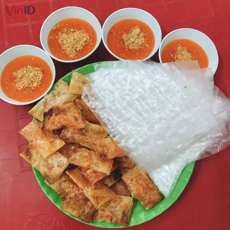 Sốt me sa tế chấm bánh tráng lụi