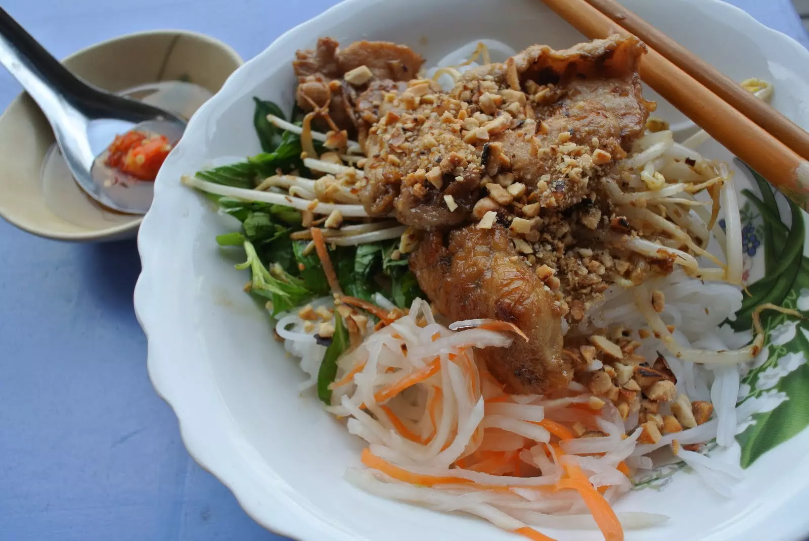 bún thịt xào