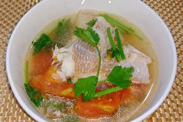 Cá điêu hồng nấu canh ngót