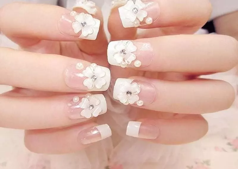 Mẫu nail hoa mai rực rỡ