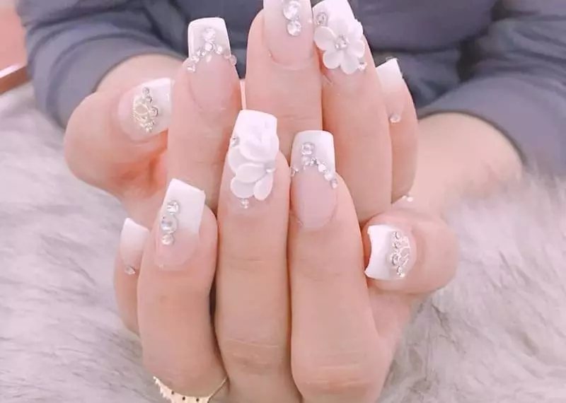 Mẫu nail vẽ hoa nổi 3D