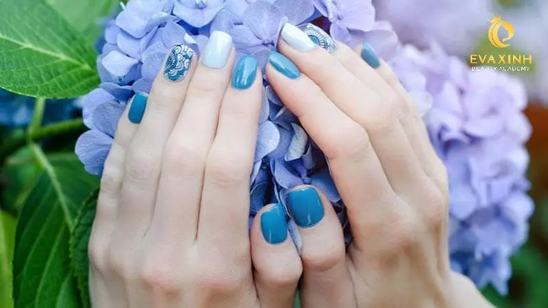 Mẫu nail tone xanh