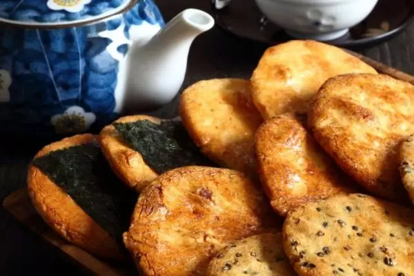 Senbei - Món ăn Nhật Bản