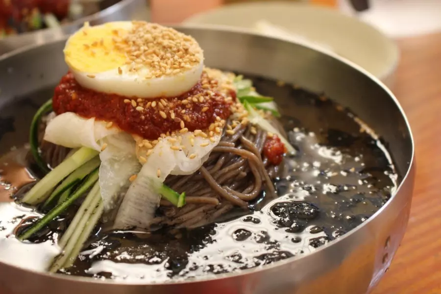 Kalguksu “칼국수” - Mì “dao” Hàn Quốc