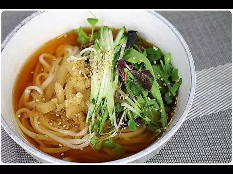 Konguksu “콩국수” - Mì sữa đậu nành