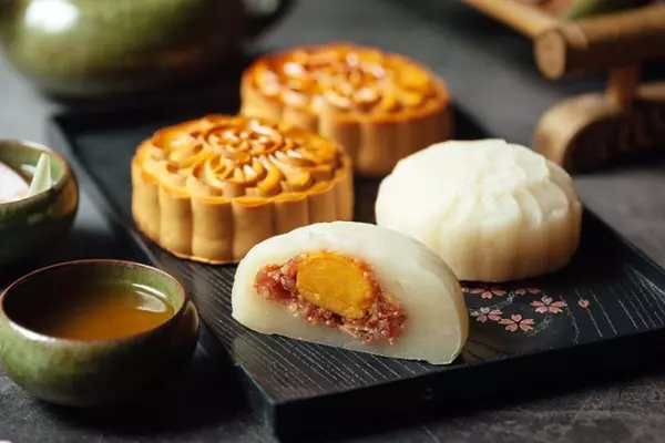 100g bánh trung thu bao nhiêu calo