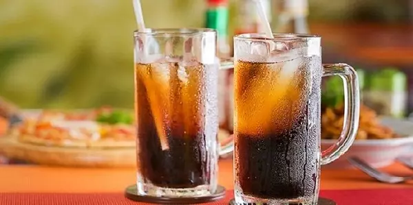 Không nên ăn sầu riêng kết hợp với uống coca