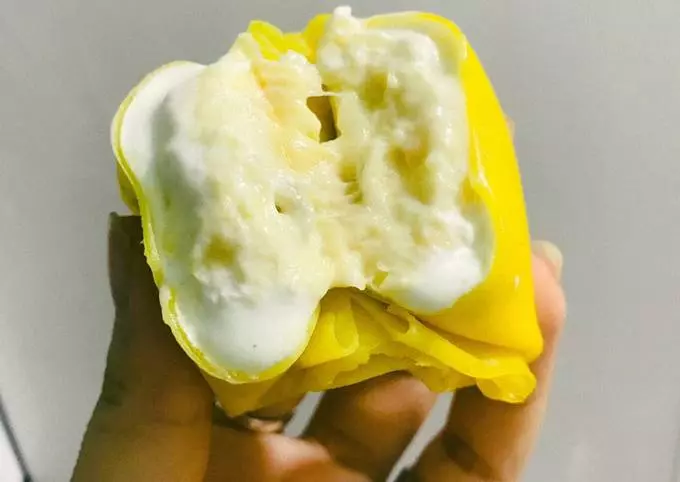 Bánh crepe sầu riêng