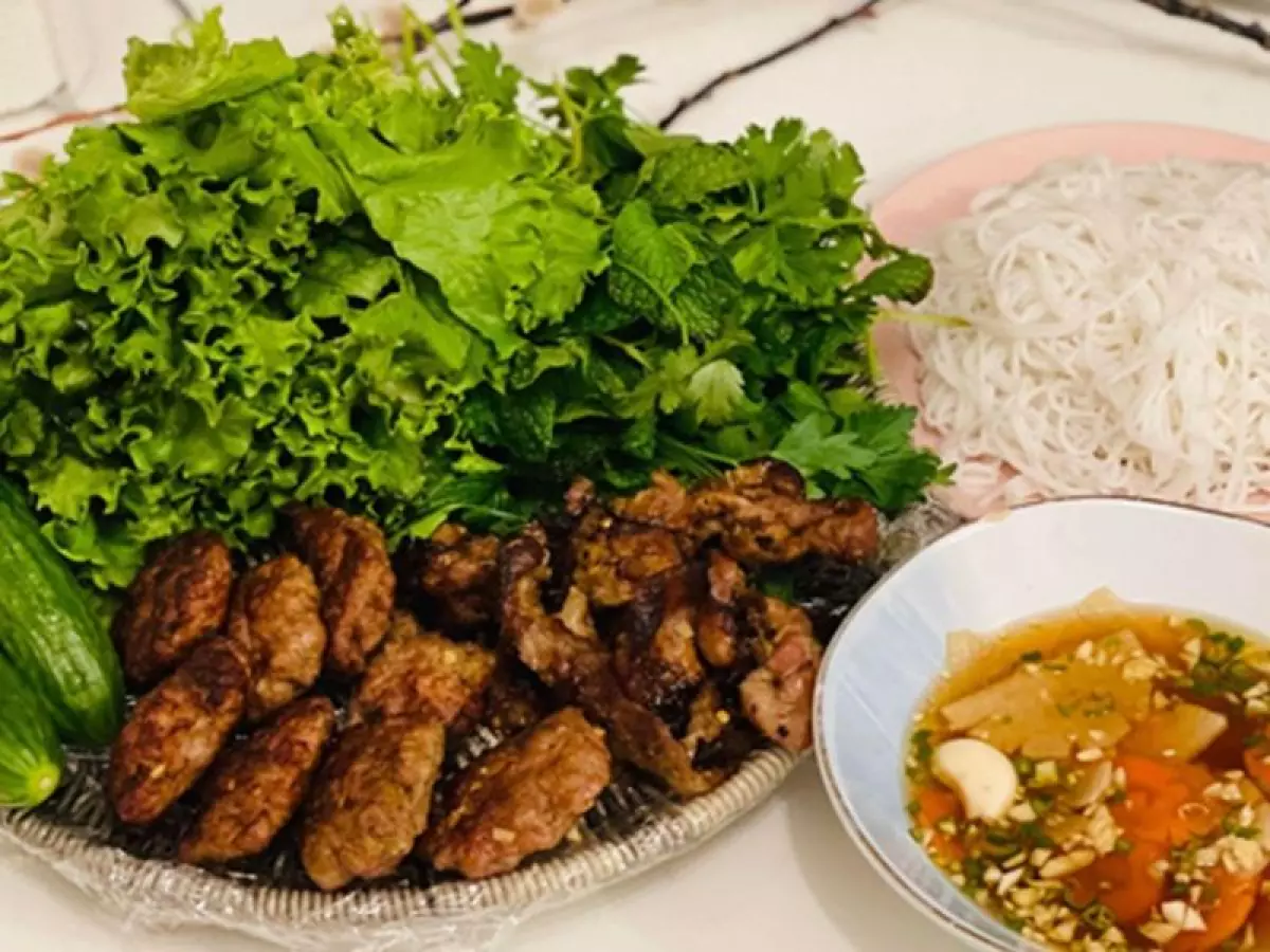 Bún chả Hà Nội bao nhiêu calo