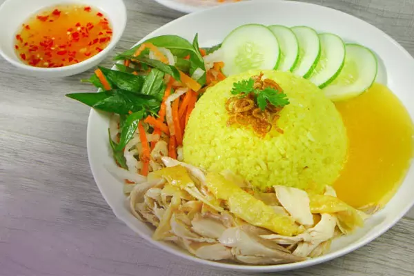 Sốt dầu trứng trong cơm gà