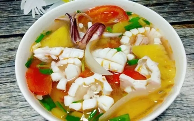 Canh chua mực