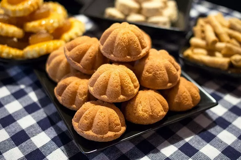 Kueh Bahulu Singapore