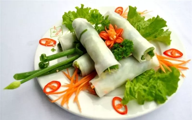 Phở cuốn rau củ