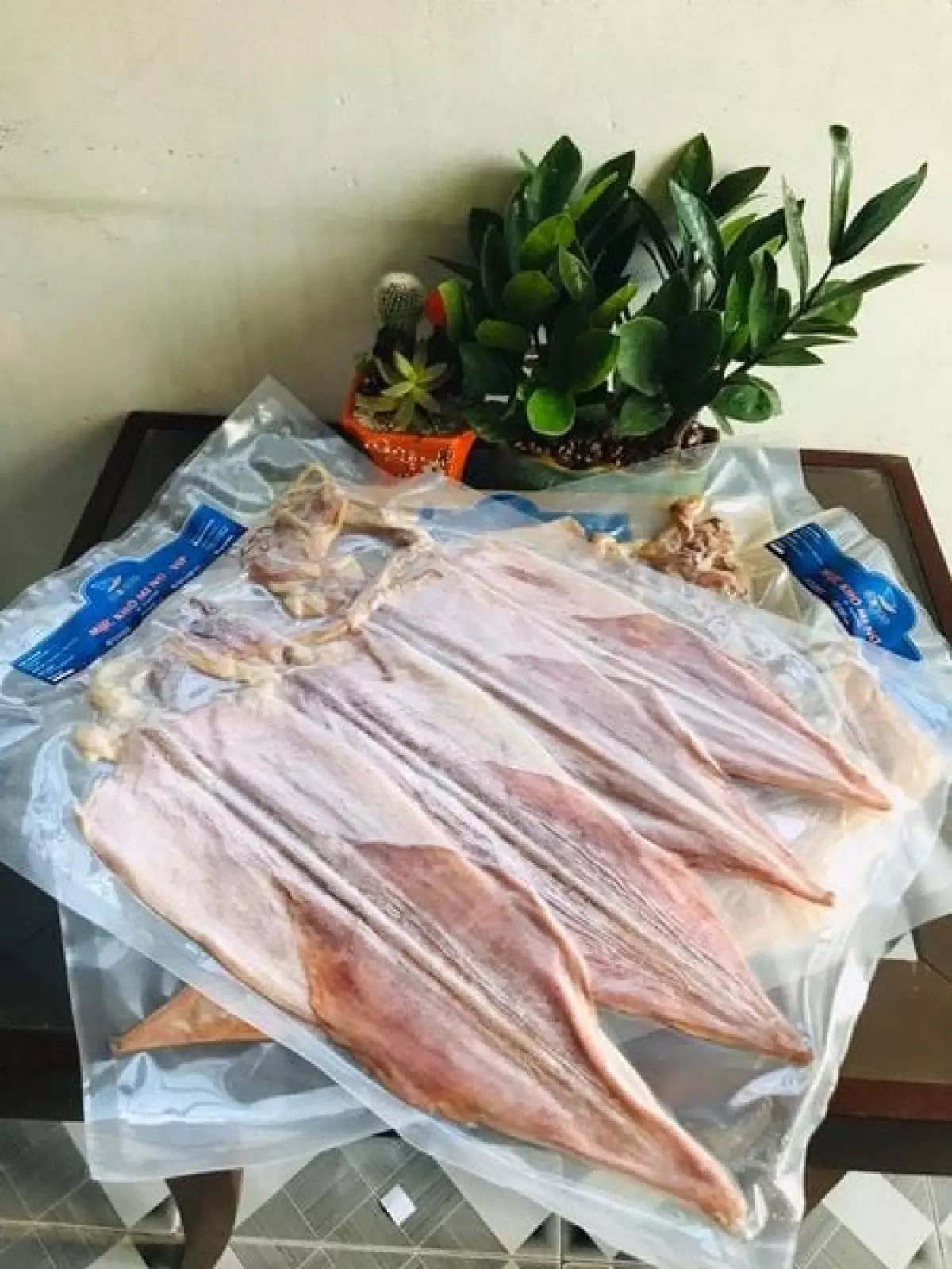 Mực khô Mi Nơ VIP (6-9 con/kg) - 500g/túi