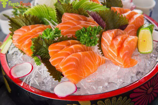 Sashimi cá hồi như một bức tranh đẹp