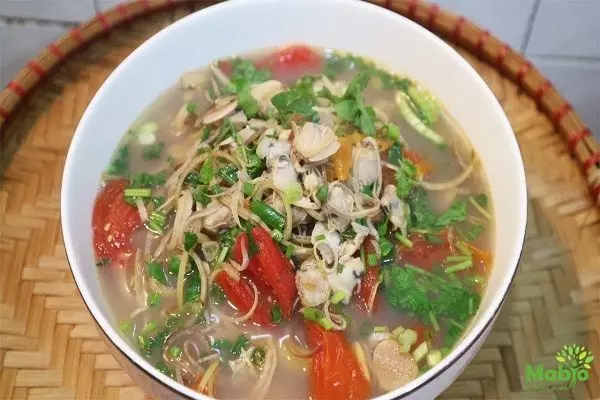 Canh hến nấu hoa chuối