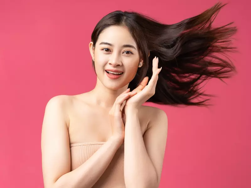 Uống Collagen giúp tóc nhanh dài hơn.