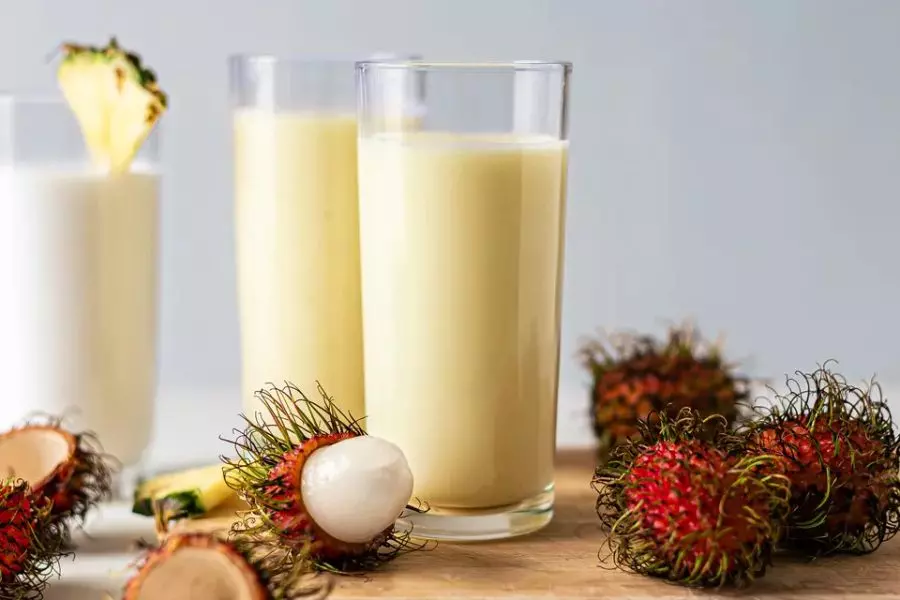 Kết hợp chôm chôm với một số loại trái cây khác để làm smoothie.