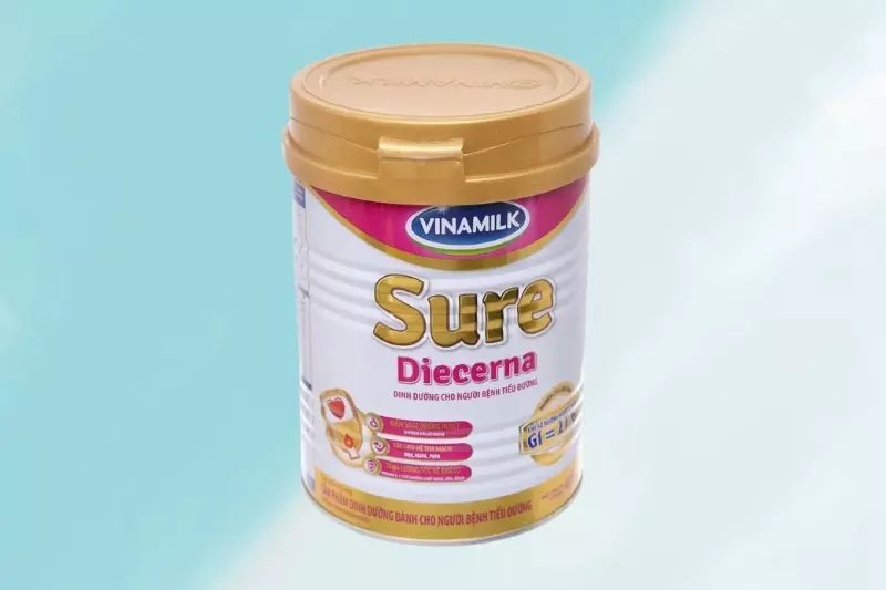 Sữa bột Vinamilk Sure Diecerna chứa hàm lượng vitamin và khoáng chất dồi dào giúp tăng sức đề kháng và giảm tình trạng mệt mỏi ở người bị tiểu đường