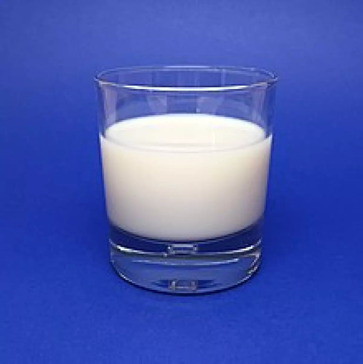 A glass of cow milk