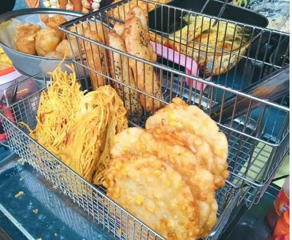 Bánh ngô, bánh khoai và bánh chuối chiên giòn