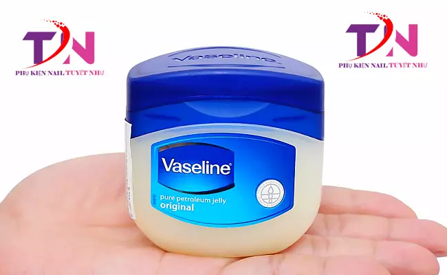 cach lam mong tay nhanh dai bang vaseline