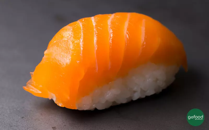 Sushi cá hồi