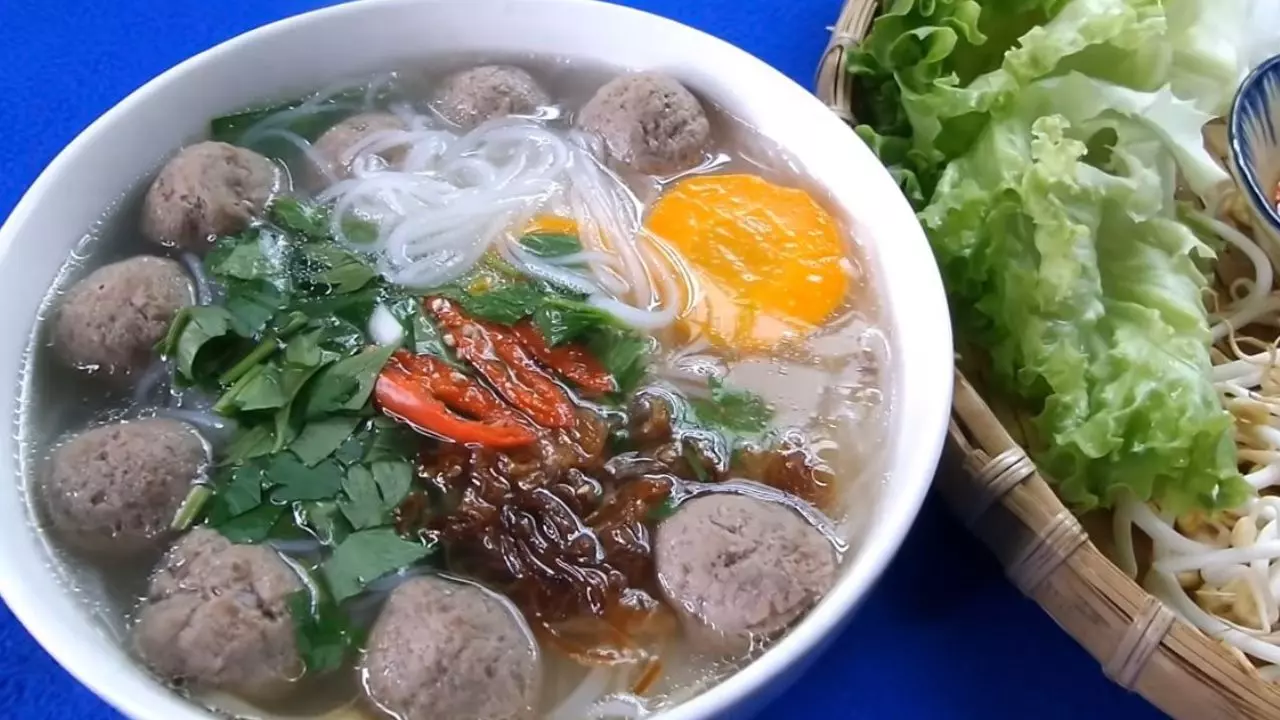 Tô phở bò viên bao nhiêu calo