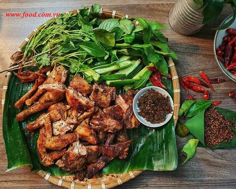 Gà nướng lá mắc khén