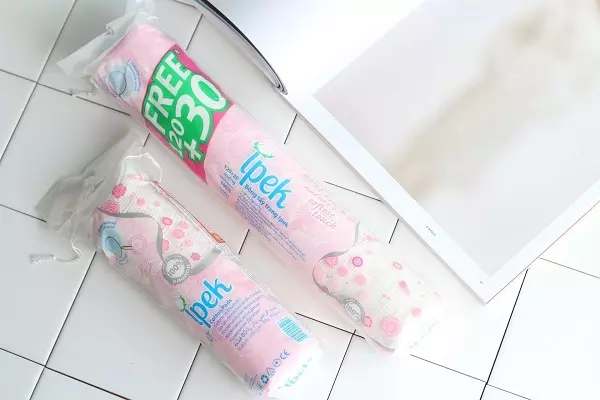 Bông tẩy trang Aura dày và dai rất thích hợp để tẩy trang và làm lotion mask