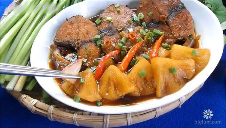 Cá ngừ kho cà chua