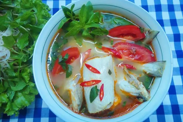 Canh cá khoai nấu ngót