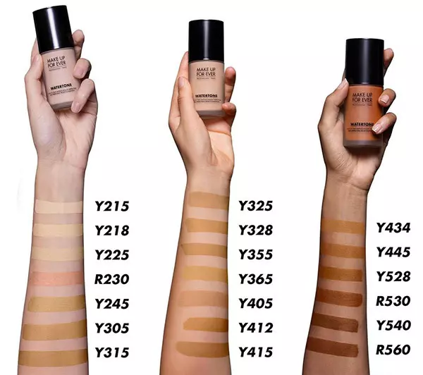 Make Up For Ever Watertone Foundation có bảng mà đa dạng với 20 tông màu