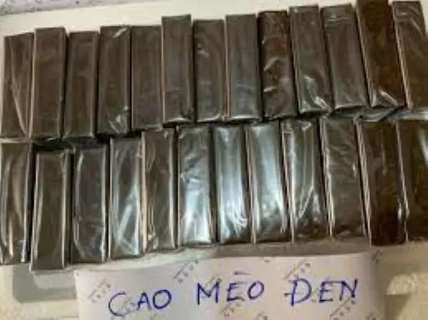 Cao mèo đen