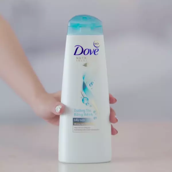 Sản phẩm dầu gội Dove