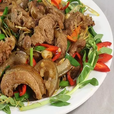 Thịt nai xào lăn