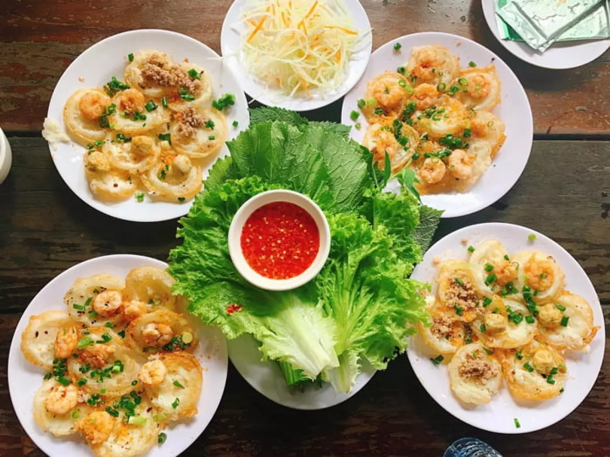 bánh khọt gốc vú sữa