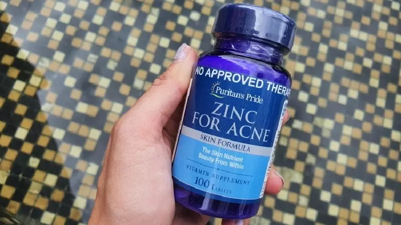 Puritan’s Pride Zinc For Acne Skin Formula chứa 50mg kẽm gluconate