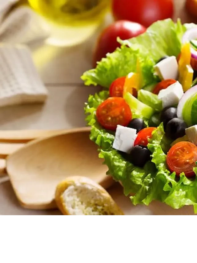   Đề xuất 2 cách làm salad dầu giấm ngon miễn chê